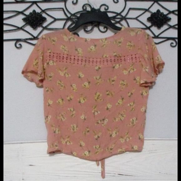 Pink Rose Women's Top Size M Short Sleeve Pink Floral V Neck "Pre-owned" - Picture 3 of 6